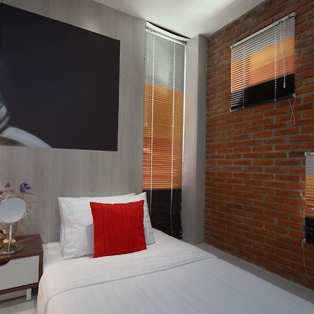 Хостел Sleep Walker Poshtel Чиангмай Экстерьер фото